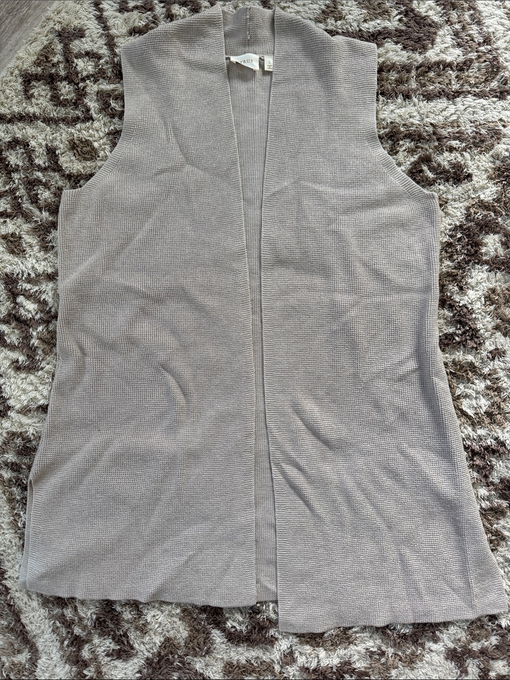 Cyrus Sleeveless Open-Front Ribbed Vest in Light Taupe
